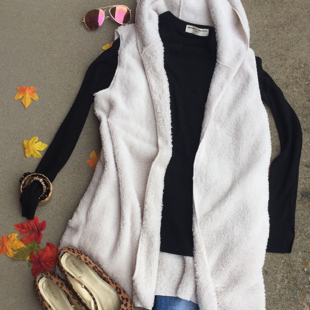 Hooded Sherpa vest